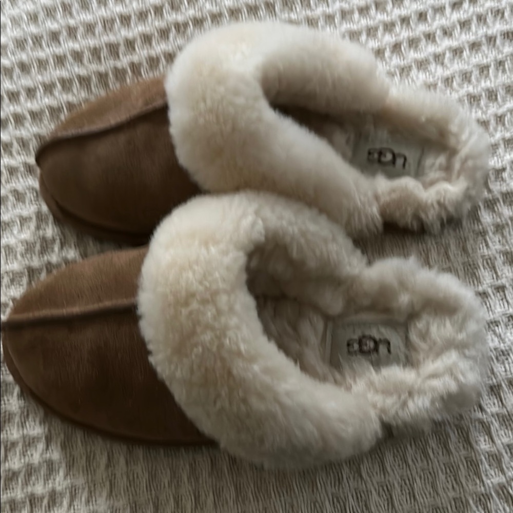 women's ugg slipper, size 7
